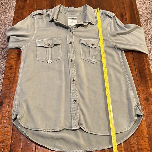 AMERICAN EAGLE WOMEN’S BOYFRIEND FIT LONG SLEEVE BUTTON FRONT SHIRT M GREEN - Picture 8 of 10